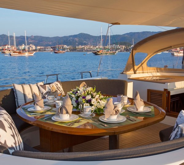 Sailing yacht SAVARONA - Guest cockpit 2