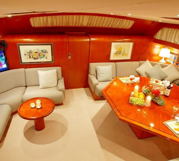 Sailing yacht SEA SHUTTLE - Main Salon