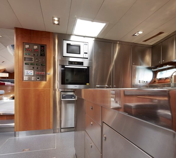 Sailing yacht SILVERTIP- Galley