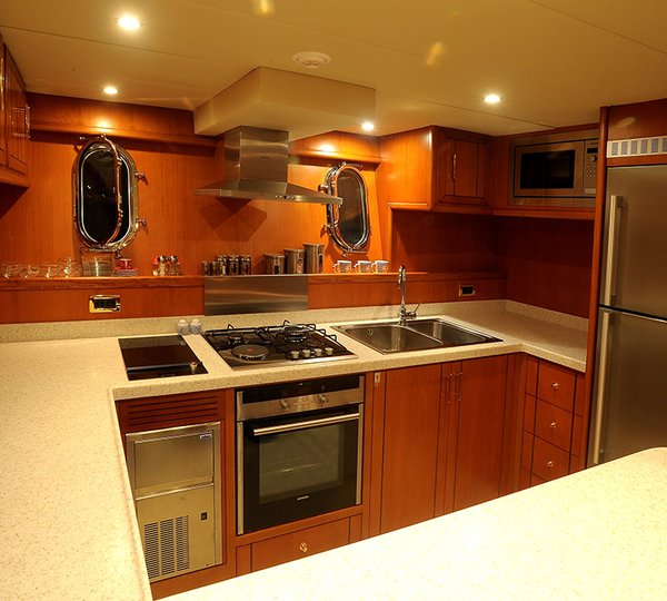 Sailing yacht TANGO CHARLIE - Galley