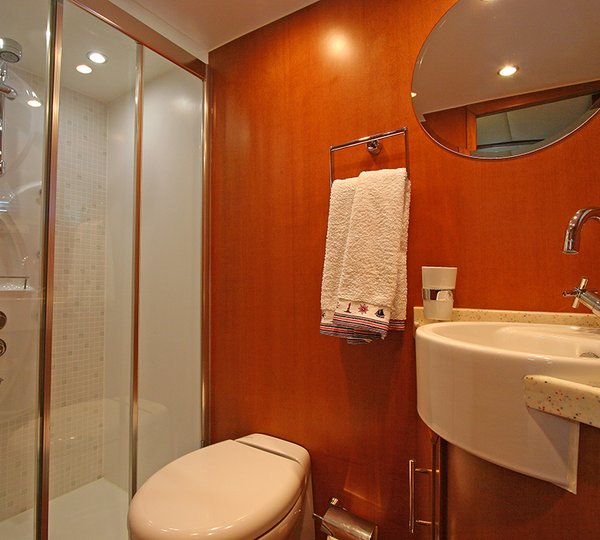 Sailing yacht TANGO CHARLIE - Guest Ensuite 2