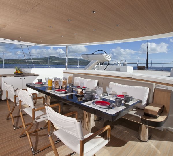 Sailing yacht Zefira Al fresco Dining
