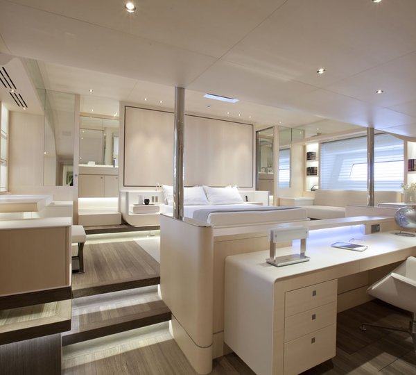 Sailing yacht Zefira Master Cabin 2