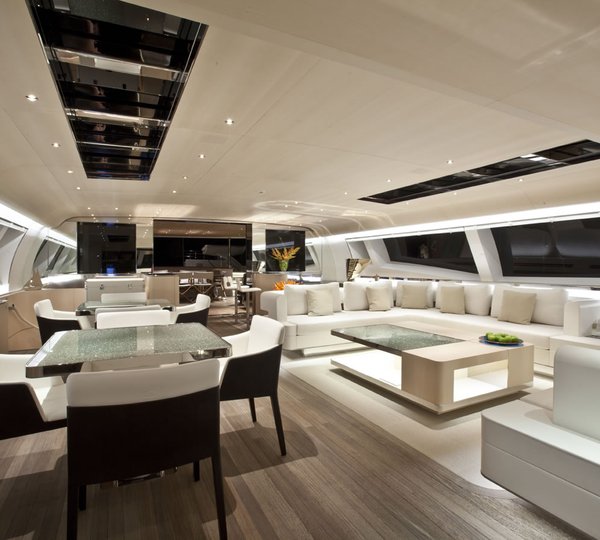 Sailing yacht Zefira Salon looking Aft