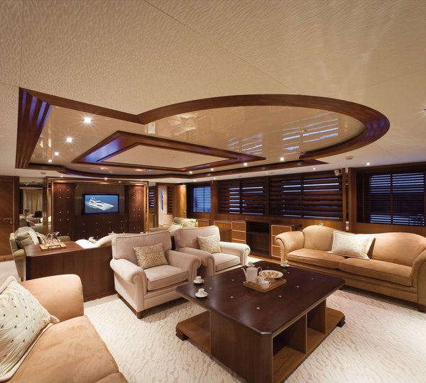Salon aboard Princess Iolanthe yacht - Image courtesy of Mondo Marine