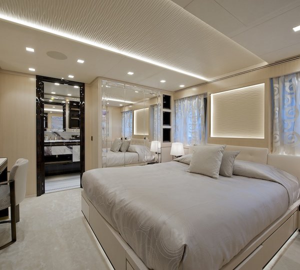 Sanlorenzo 46Steel Scorpion  vip cabin