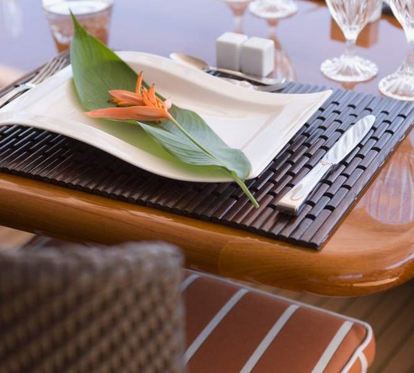 Scott Free - Dining Detail