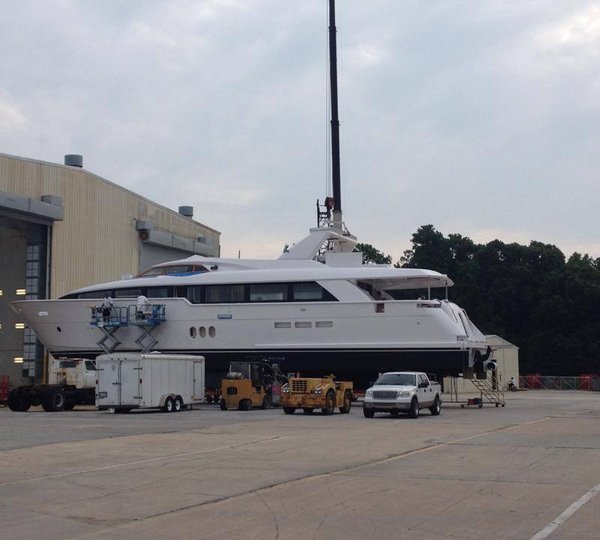 Second 100 RPH superyacht by Hatteras