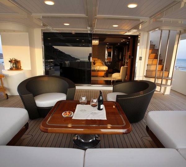 Serenity II  -  Aft deck