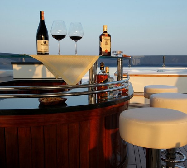 Serenity II  -  Sundeck Bar