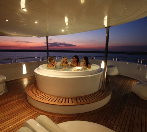 Seven Spices - Spa Pool