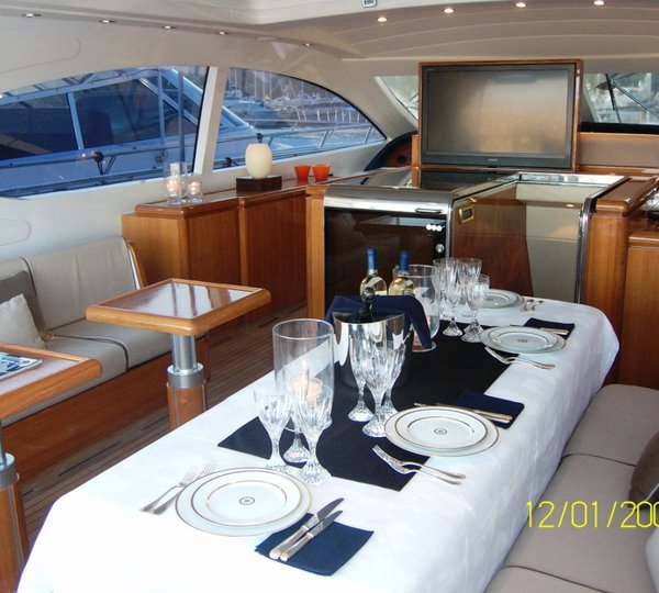 Shaal Nur Dinning Table