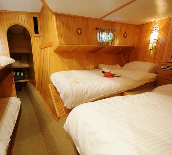 Shangani -  The singing Monkey family room