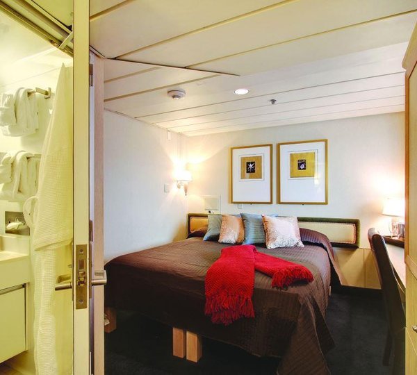 Ship ENDEAVOUR - 012