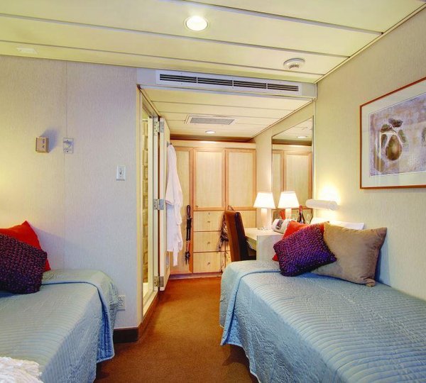 Ship ENDEAVOUR - 016