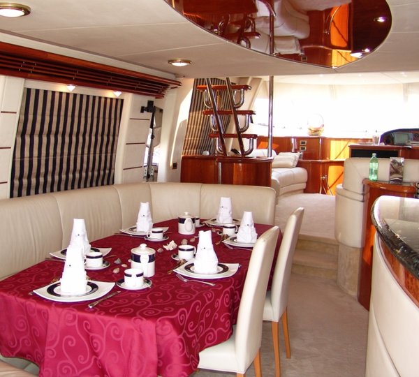 Sir Oliver Salon dinning