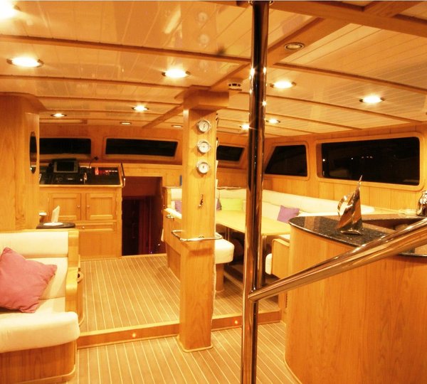 Spirit of the East - Salon