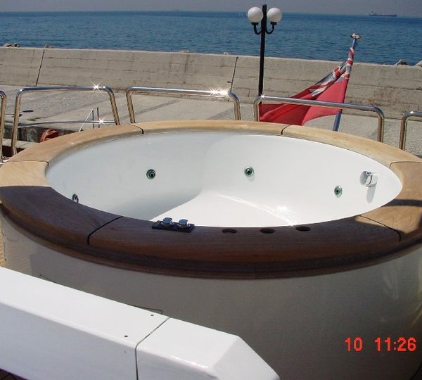 Stella of the North - Spa Pool