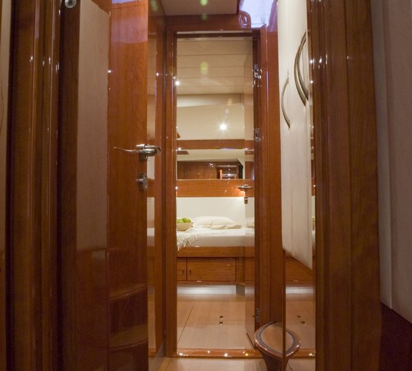 Sunreef 62 BLAZE II  -  Hallway