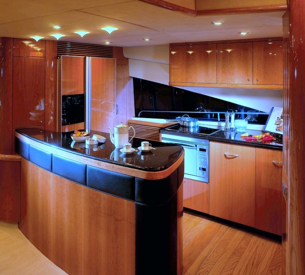 Sunseeker 82 TAURI - Galley