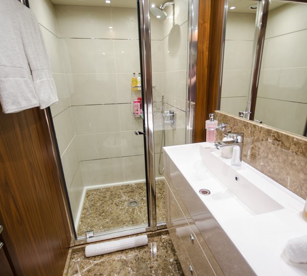 Sunseeker OASIS - Master ensuite