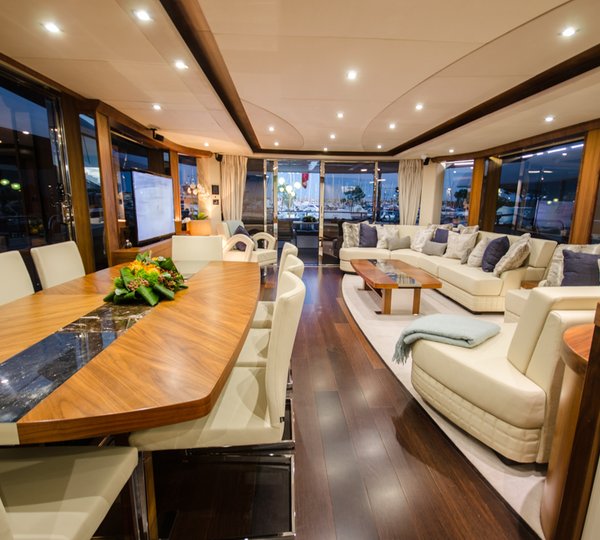 Sunseeker OASIS - Salon view aft