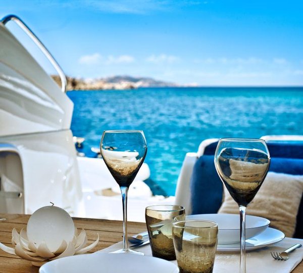 Sunseeker Predator 61 LEO - Al Fresco Dining