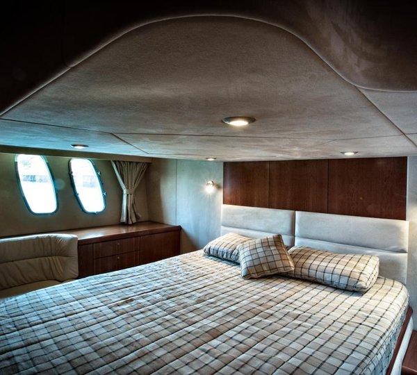 Sunseeker Predator 61 LEO - Master Cabin