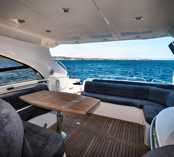 Sunseeker Predator 61 LEO - Upper Cockpit Salon