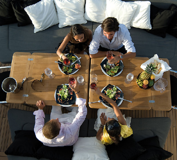 Sunseeker Predator 92 Sport - Al Fresco Dining