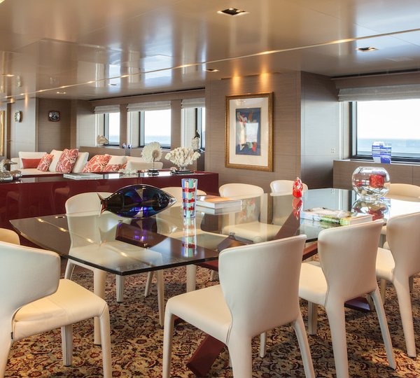 Super Yacht SARAMOUR - Main Saloon Dining