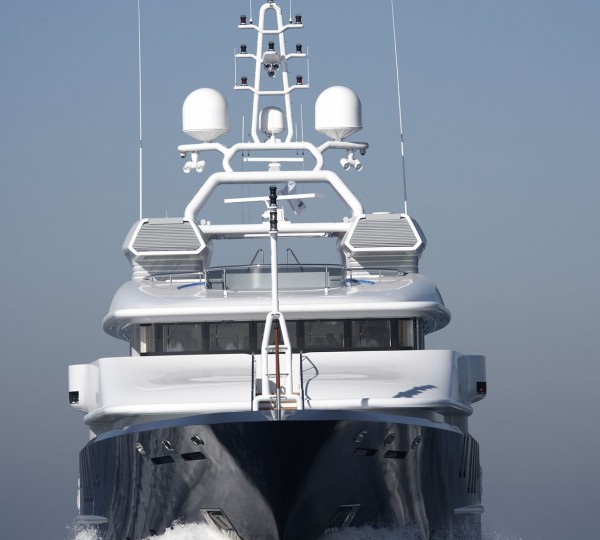 Super Yacht Triple Seven front view