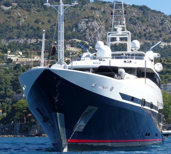 Super yacht Double Trouble - front view-001