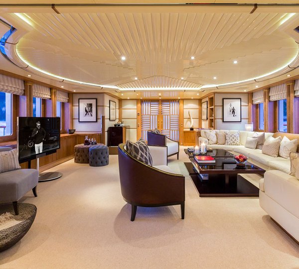 Super yacht QM OF LONDON