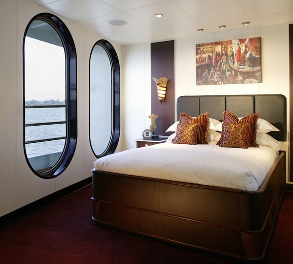 Super yacht suport vessel GLOBAL - forward stateroom