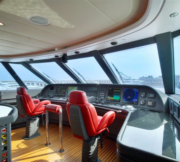 Superyacht 360 -  Bridge