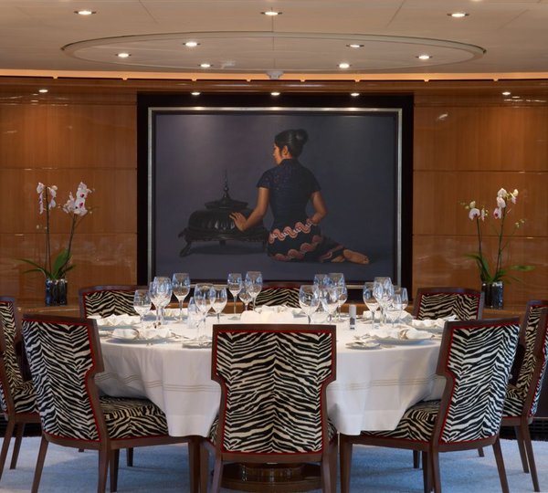 Superyacht 360 -  Formal Dining