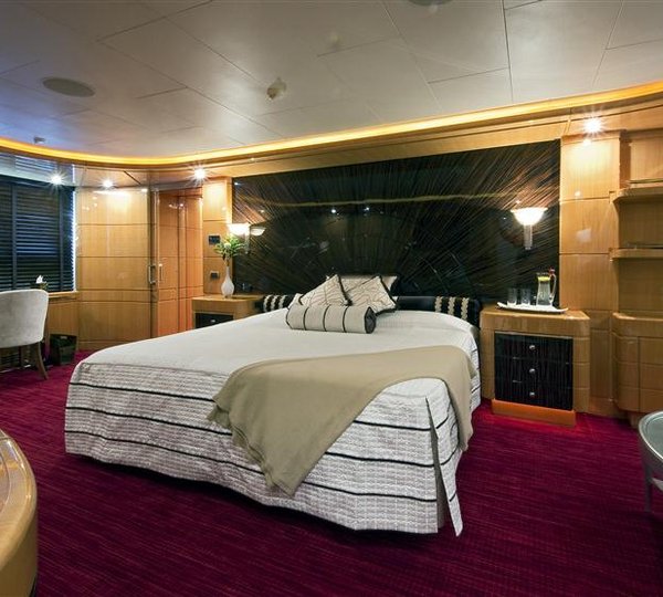 Superyacht 360 -  Master Cabin