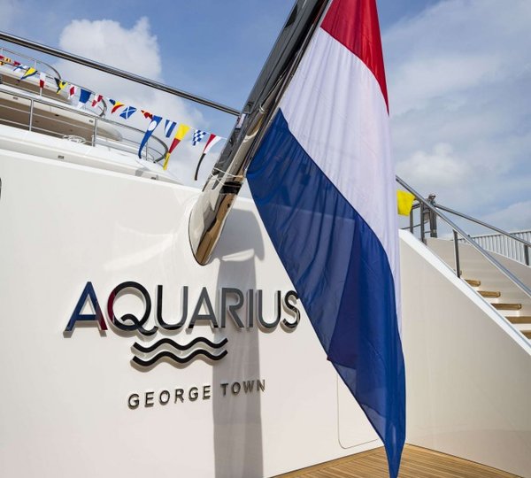 Superyacht Aquarius flag