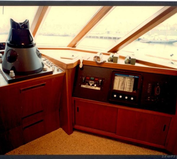 Superyacht Lady Georgina - Wheelhouse