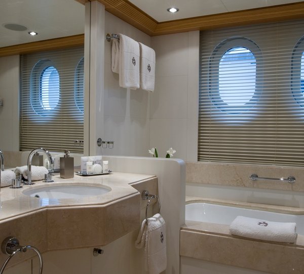 Superyacht MALIBU - Guest Ensuite