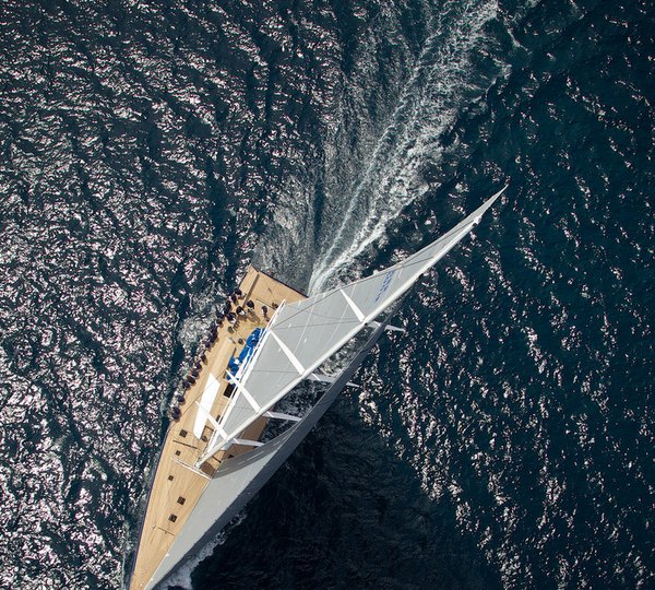 Superyacht Magic Carpet3 at full speed - Photo by J. Renedo