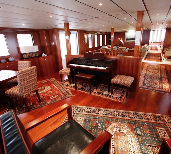 Superyacht NORTHERN SUN - Main Salon looking Aft