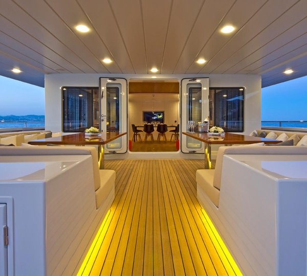 Superyacht Preference - alfresco. Photo credit Tansu Yachts