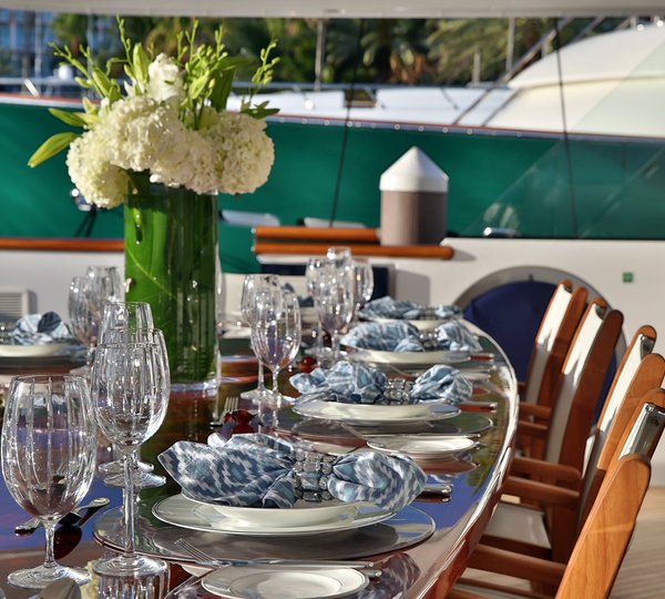 Superyacht REBEL - Alfresco dining detail