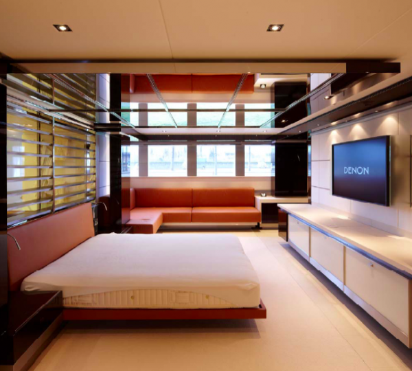 Superyacht SKY - Owners Suite