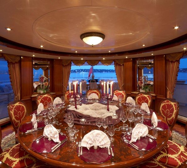 Superyacht TITANIA - Dining