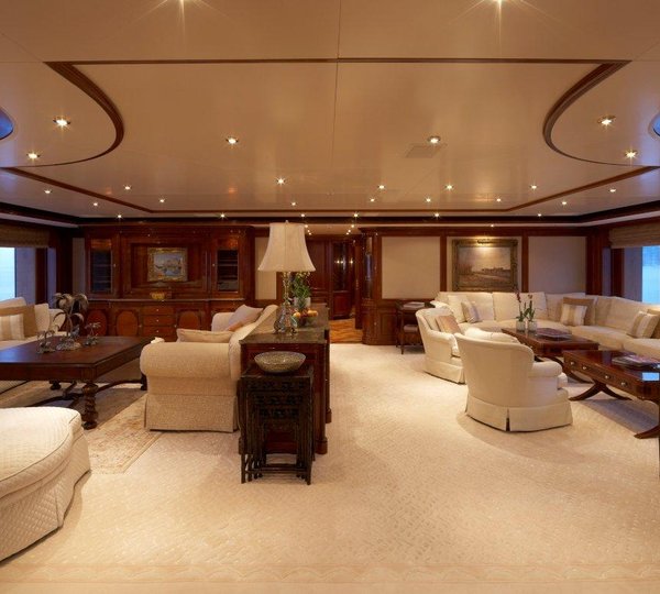 Superyacht TITANIA - Upper Saloon