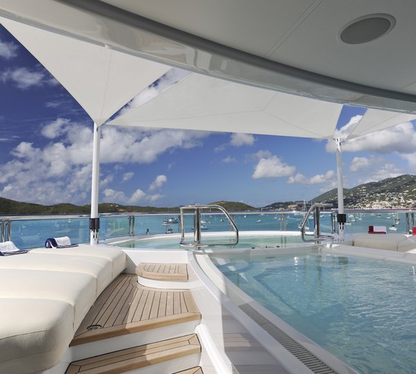 The Sundeck Spa Pool Pool