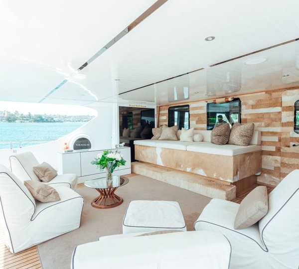 TANGO - Bridge deck lounge